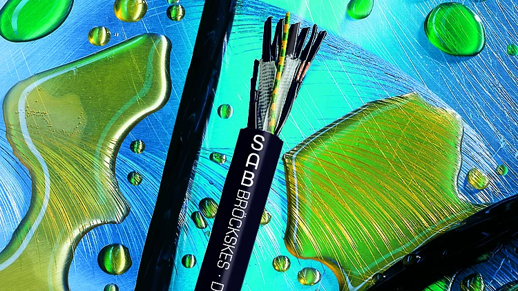 [Translate to English:] Steuerleitung für Roboter