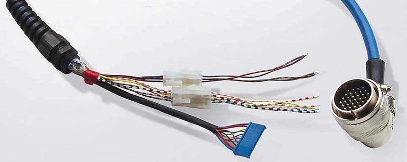 Cable harness for robots with 37-pin angle plug, AMP / Molex connector assembly